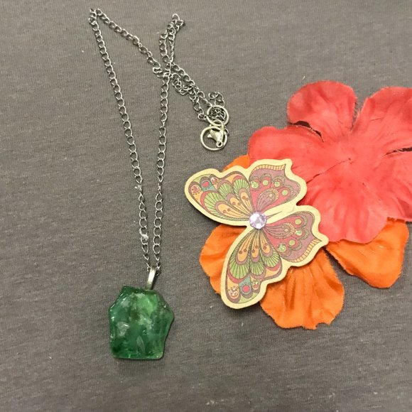 Green Stone Boho Unique Vintage One of a Kind Hand Design Necklace - Picture 7 of 7